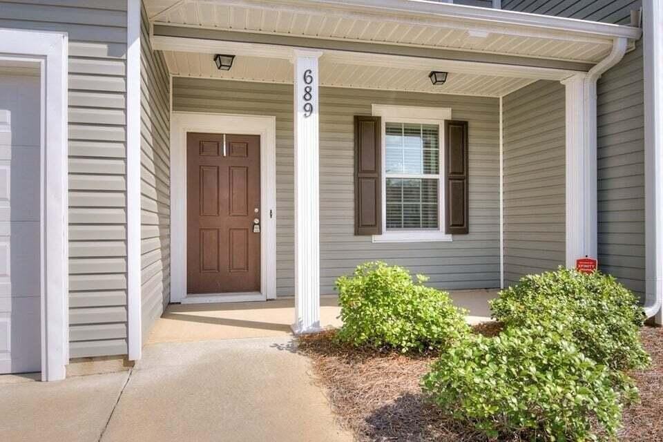 689 Aberdeen Cir - Photo 2 of 29