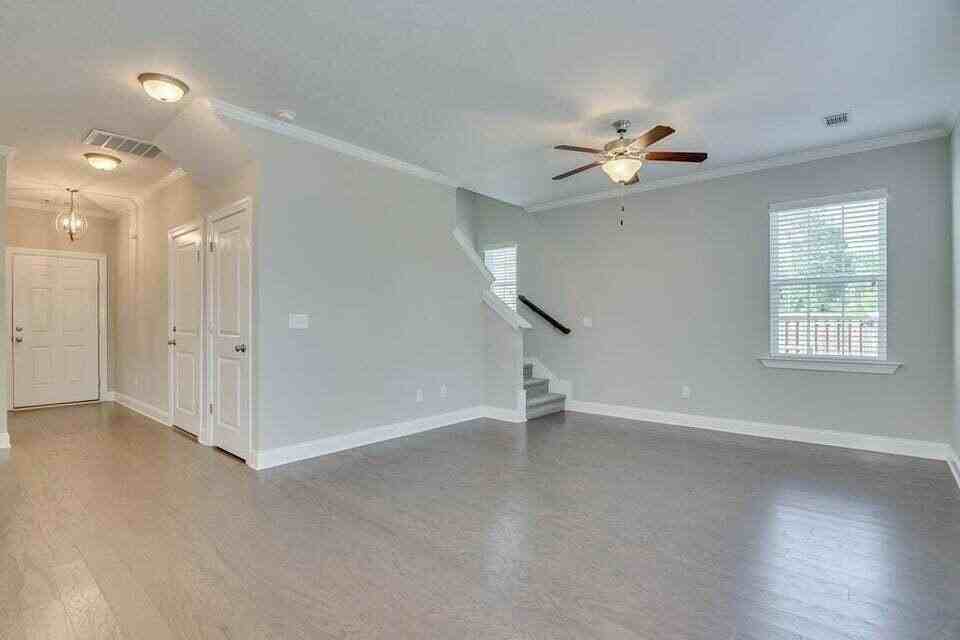 689 Aberdeen Cir - Photo 6 of 29