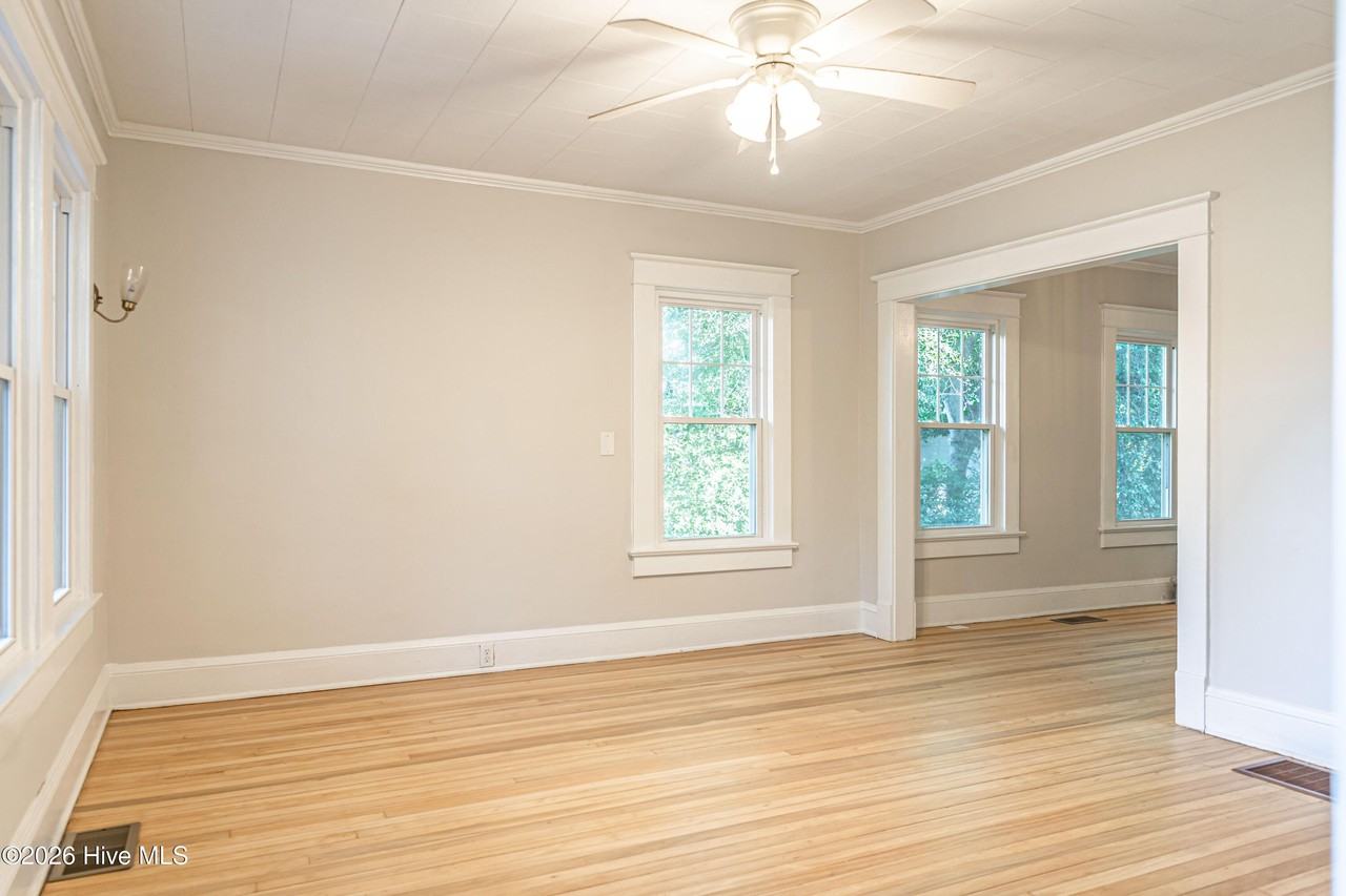 120 W Philadelphia Ave - Photo 5 of 25