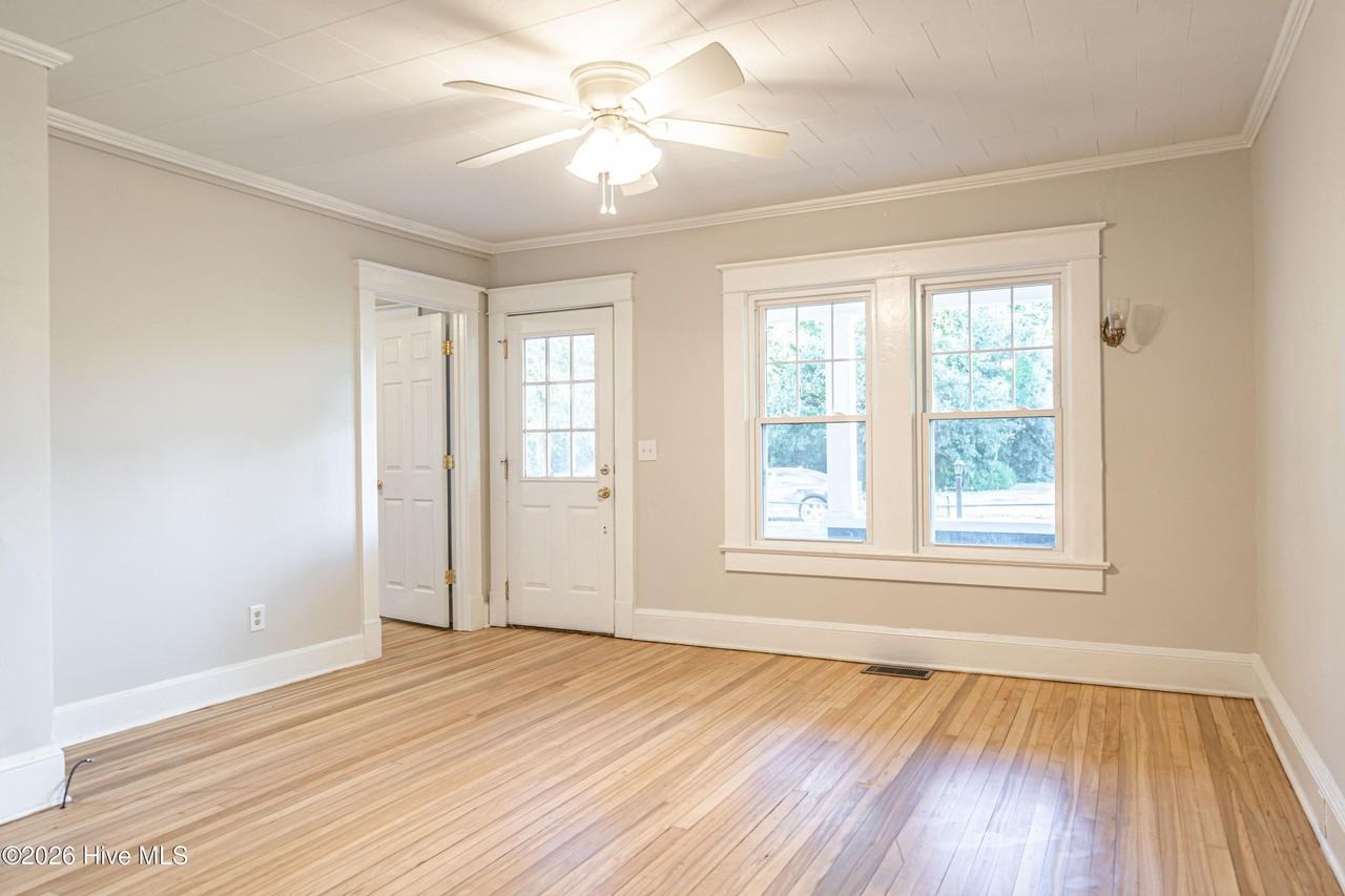 120 W Philadelphia Ave - Photo 6 of 25