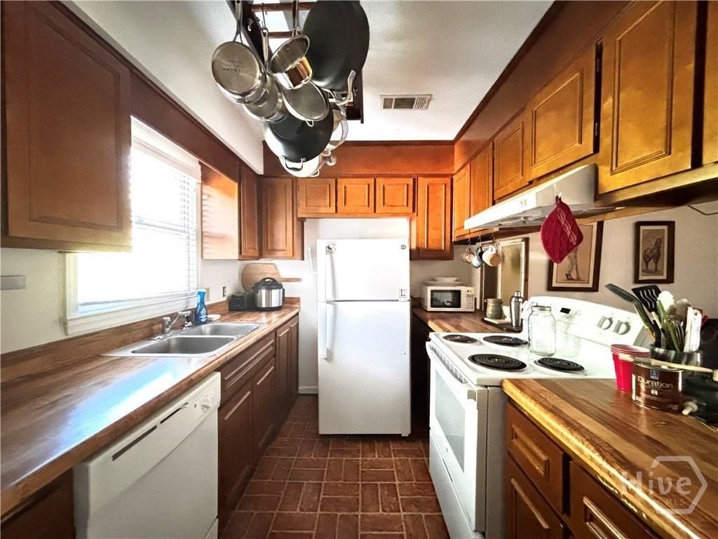 1 Washington Ave - Photo 6 of 11