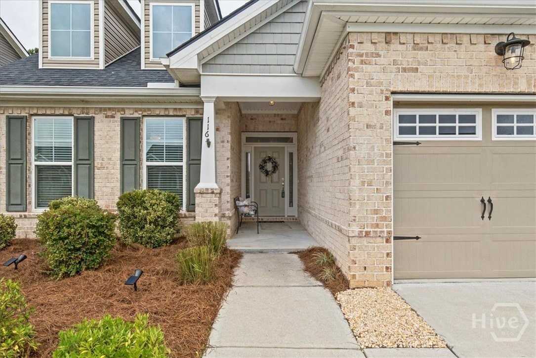 116 Como Dr - Photo 2 of 43