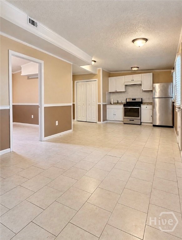 111 Commonwealth Ave - Photo 3 of 12