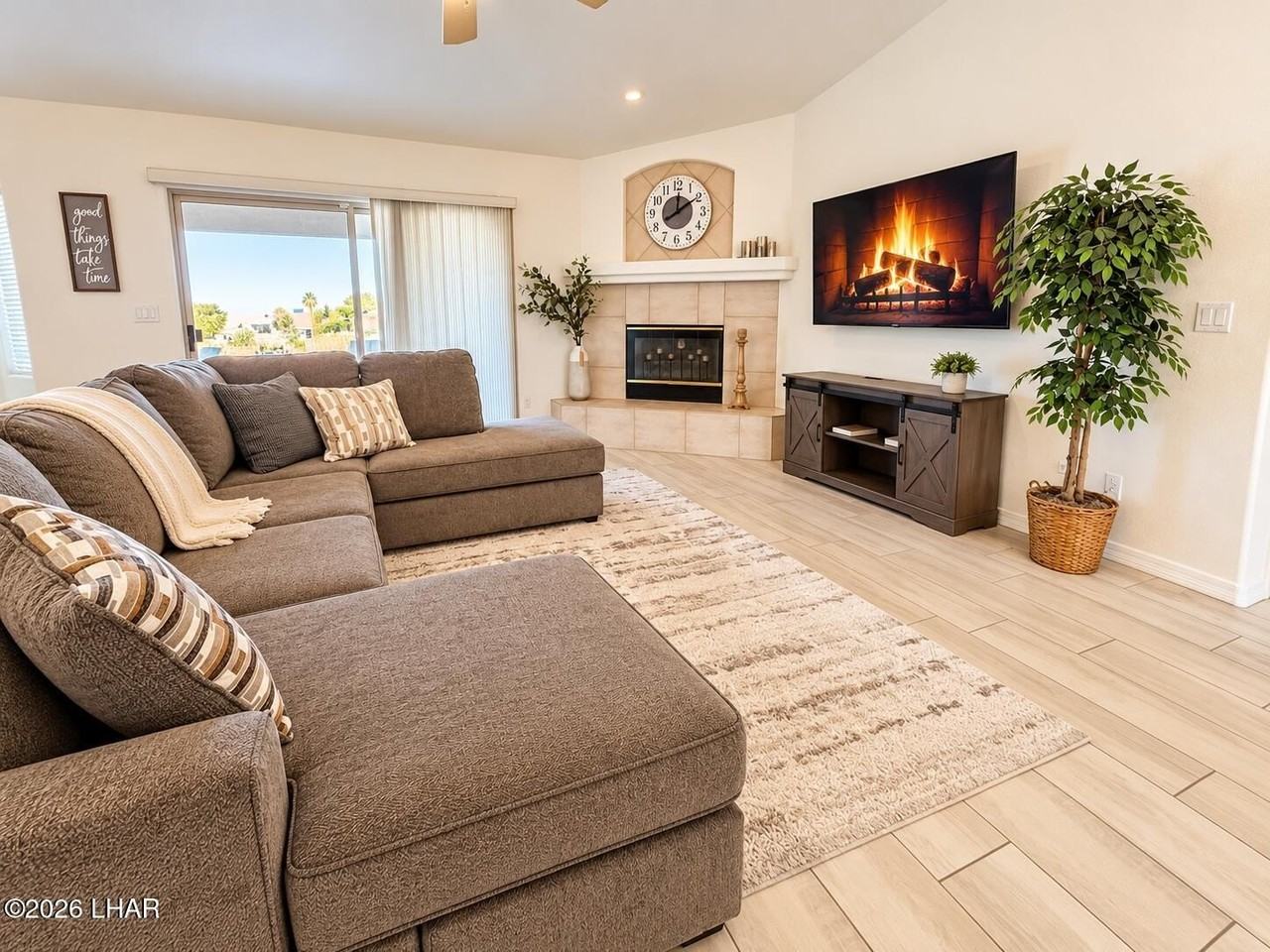 2445 Constellation Dr - Photo 3 of 21