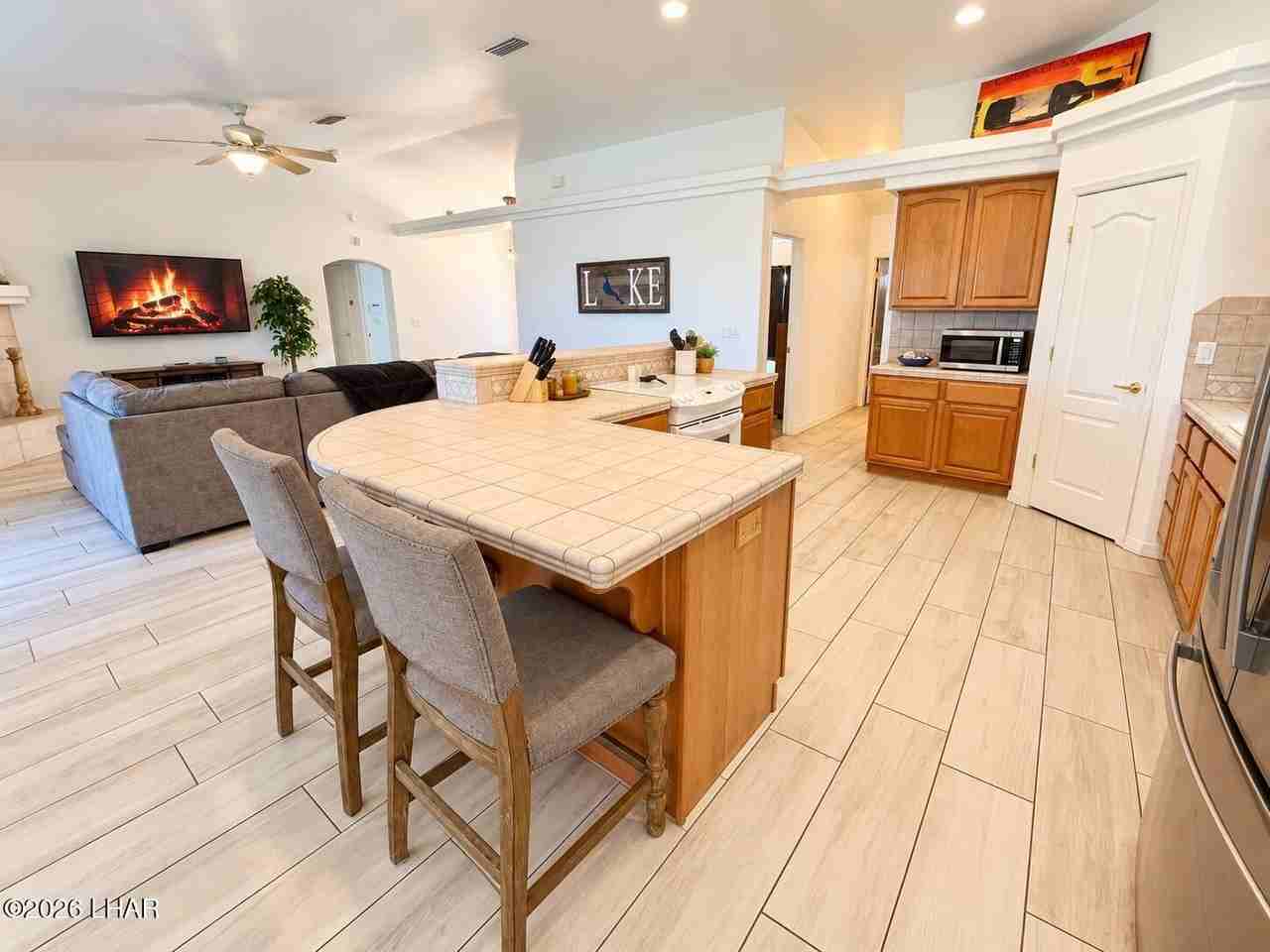 2445 Constellation Dr - Photo 6 of 21