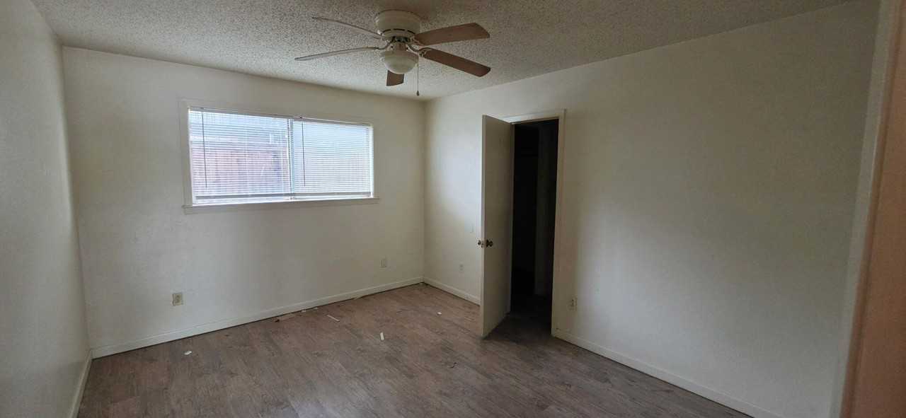 4302 16th St #5 - Photo 3 of 5