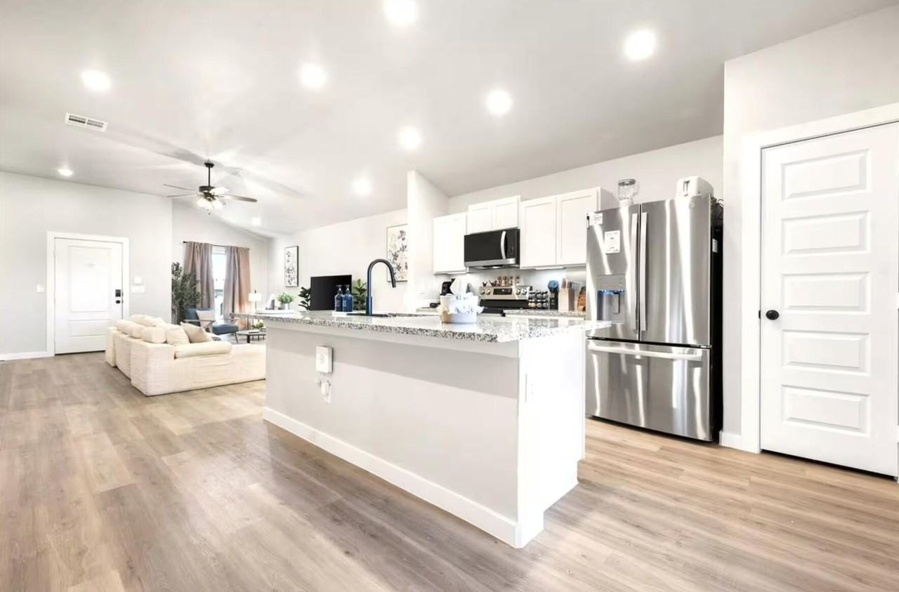 7216 35th St - Photo 3 of 13