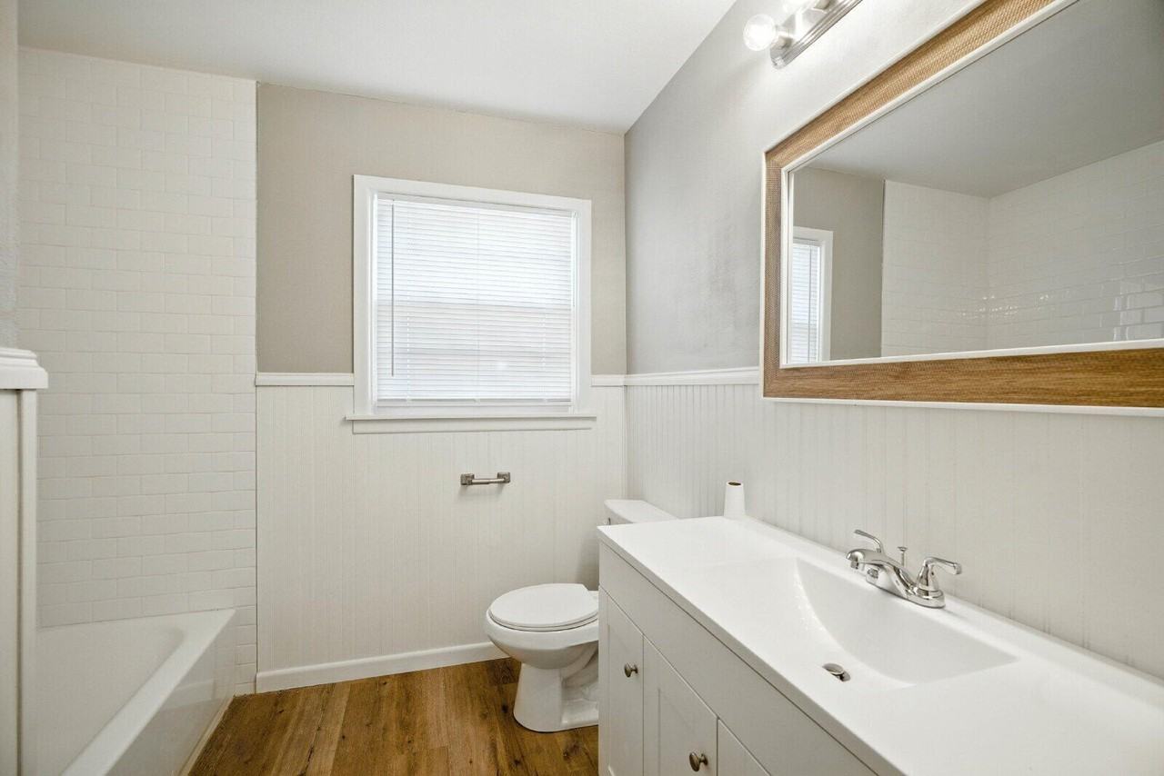 4208 42nd St - Photo 7 of 12