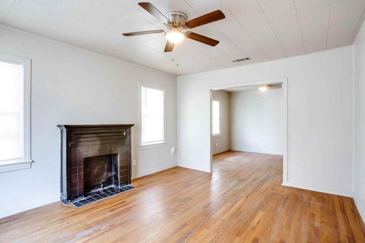 2208 20th St - Photo 3 of 16