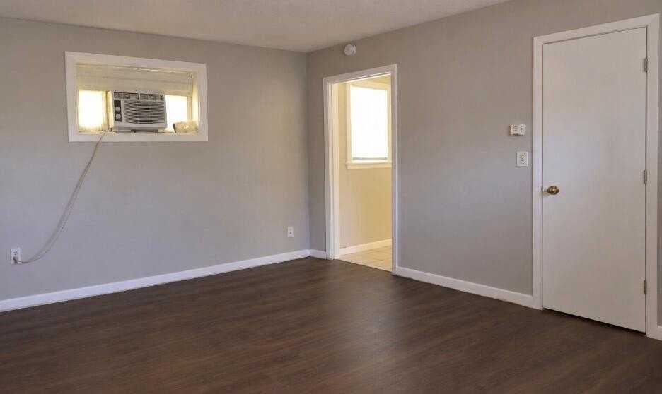 3407 32nd St #B - Photo 2 of 5