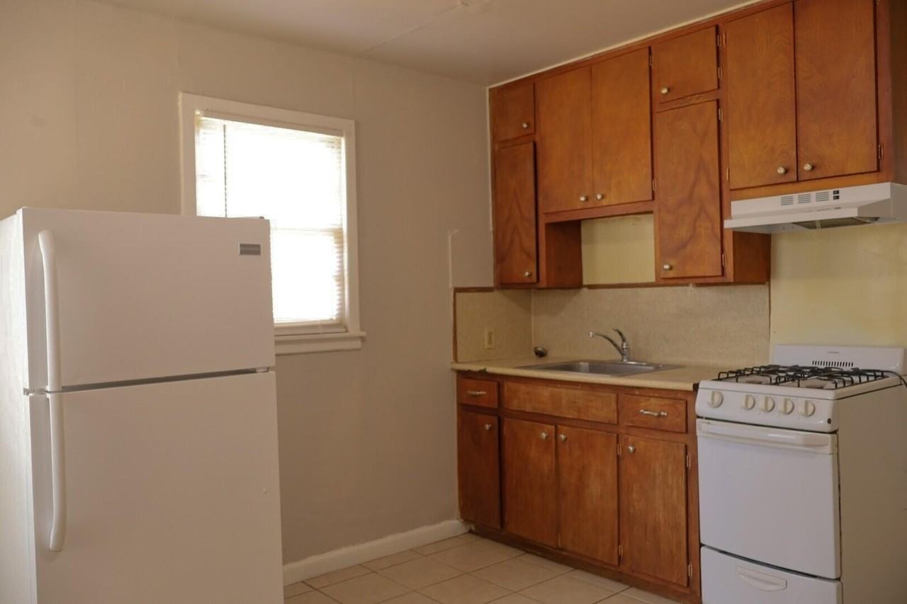 3407 32nd St #B - Photo 3 of 5
