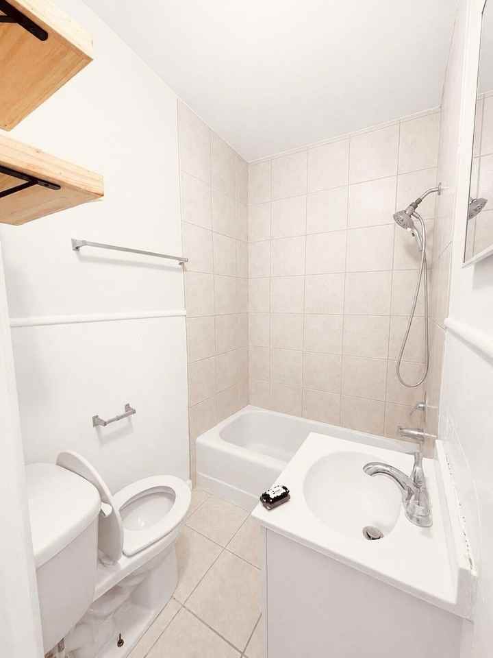 3407 32nd St #B - Photo 4 of 5