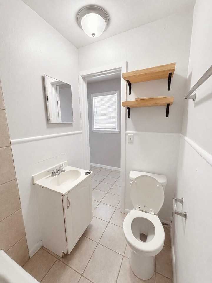 3407 32nd St #B - Photo 5 of 5