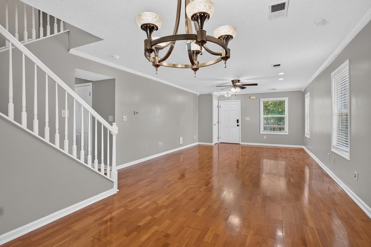 1196 Lacy Ln - Photo 7 of 28