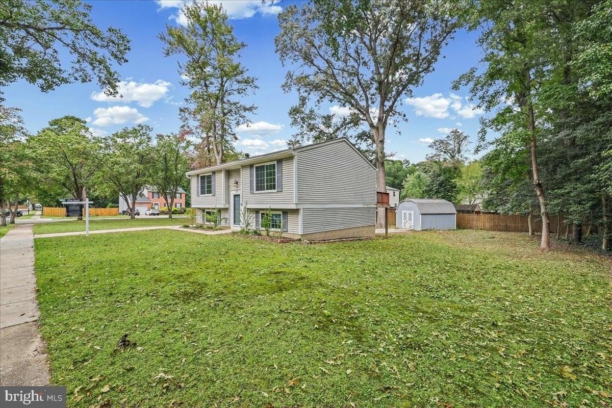 308 Raussell Pl - Photo 3 of 35