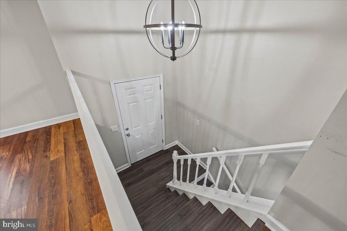 308 Raussell Pl - Photo 4 of 35
