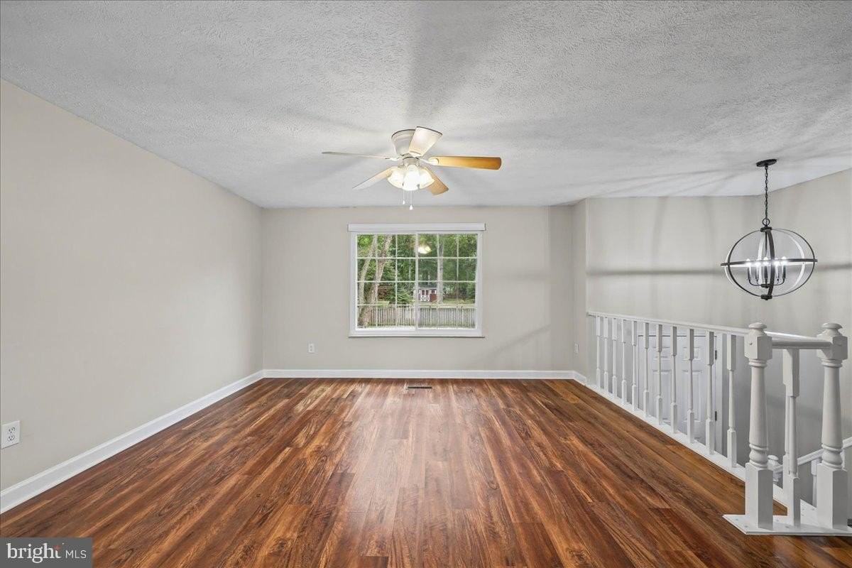 308 Raussell Pl - Photo 7 of 35