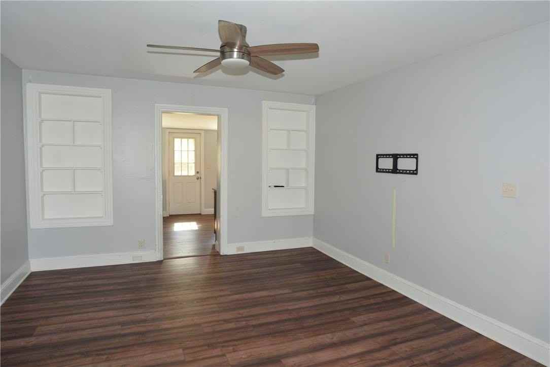 317 W Union Blvd - Photo 4 of 18