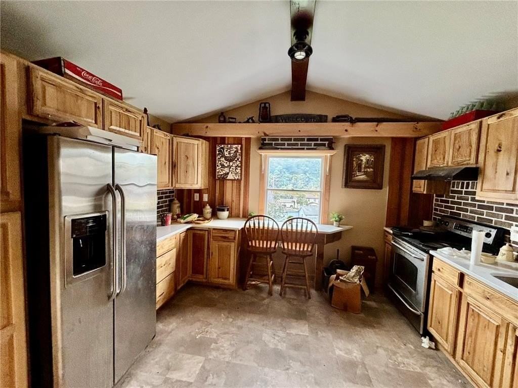228 Center St - Photo 7 of 14