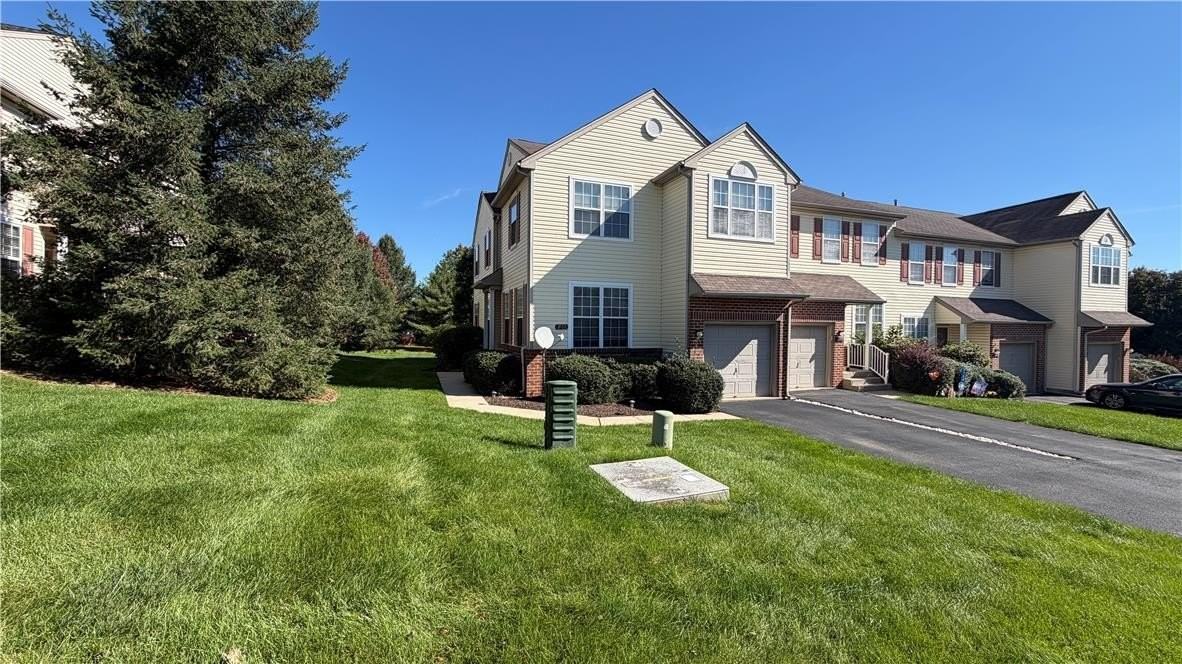 8100 Cross Creek Cir - Photo 3 of 29