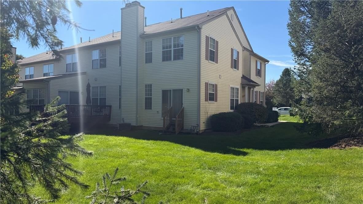 8100 Cross Creek Cir - Photo 4 of 29