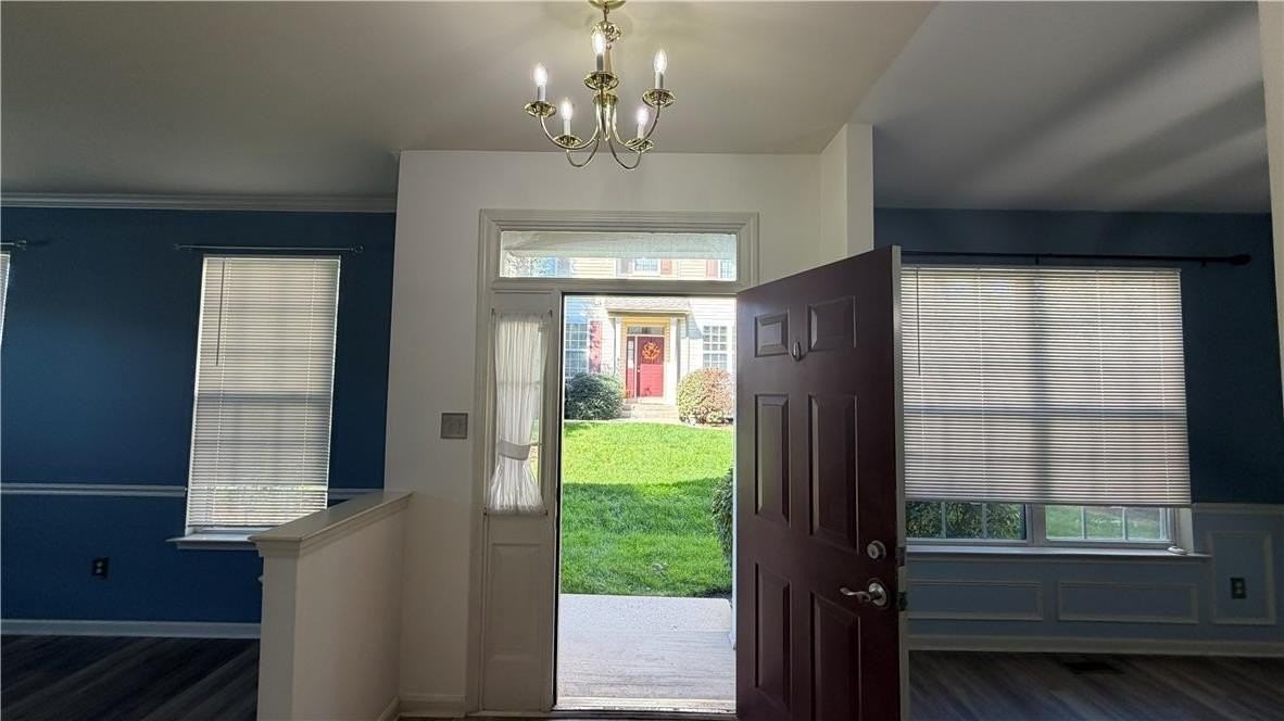 8100 Cross Creek Cir - Photo 6 of 29