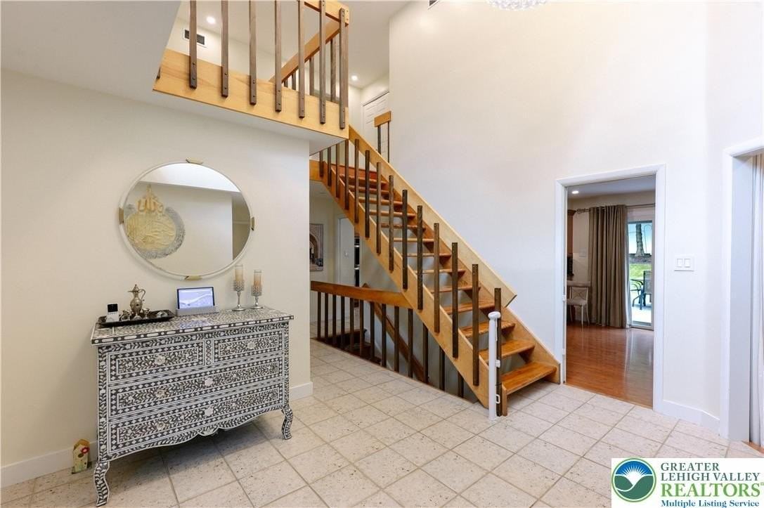 2210 Greenwood Rd - Photo 6 of 50