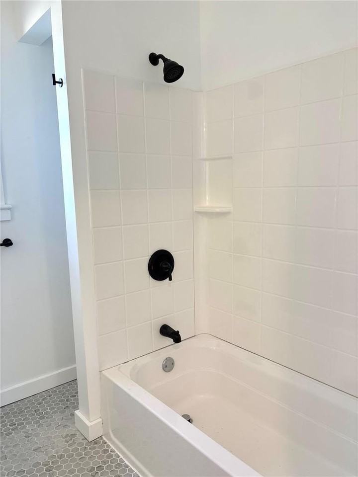 2268 Belmont St #2A - Photo 5 of 8