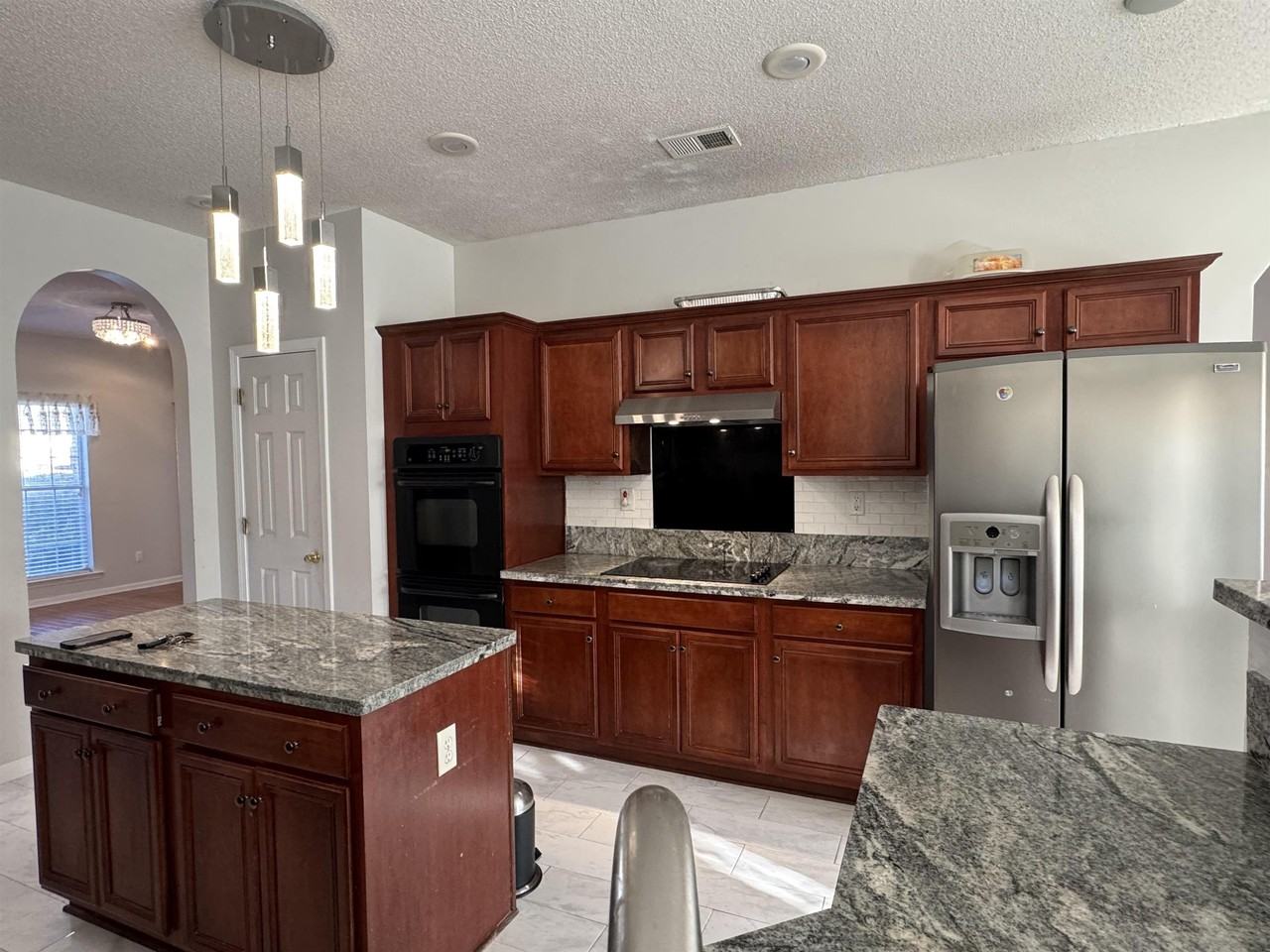 4842 Wemberley Dr - Photo 4 of 34