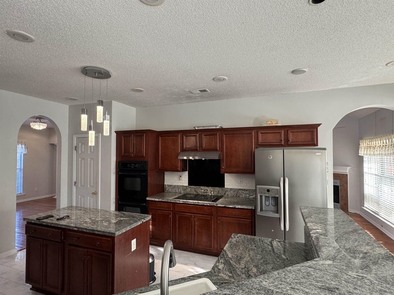 4842 Wemberley Dr - Photo 5 of 34