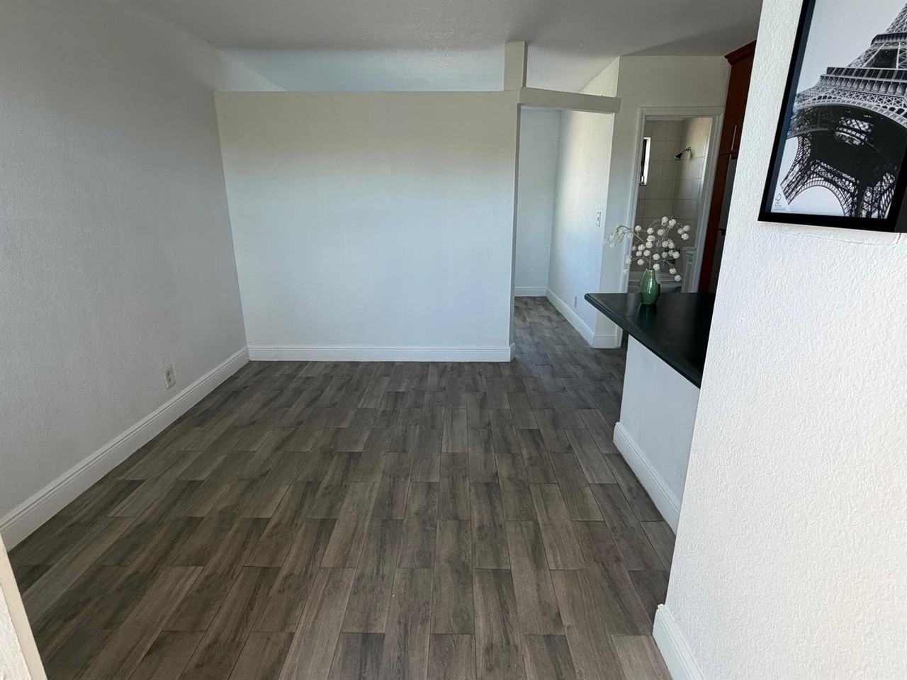 2609 Ne 8th Ave #2609A - Photo 3 of 5