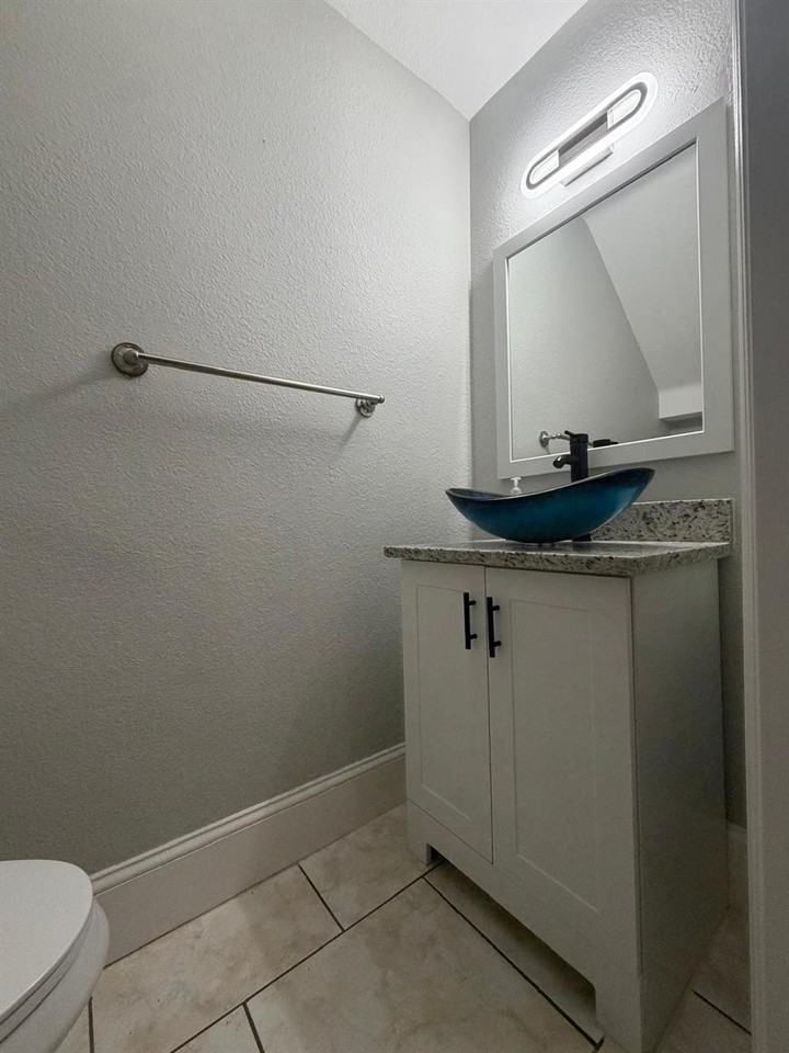 5362 Sw 125th Ave - Photo 3 of 8