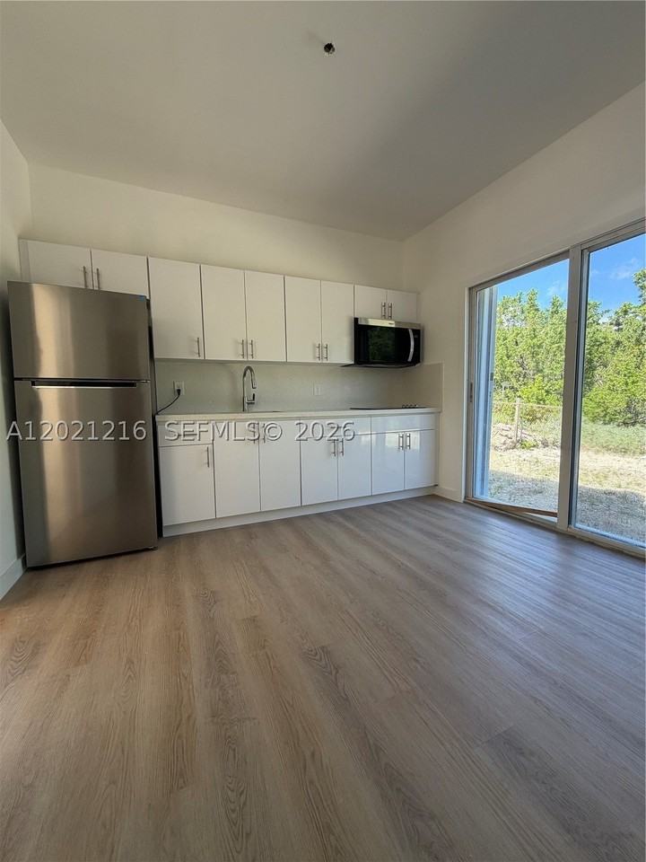104 Ocean Shores Dr - Photo 2 of 8