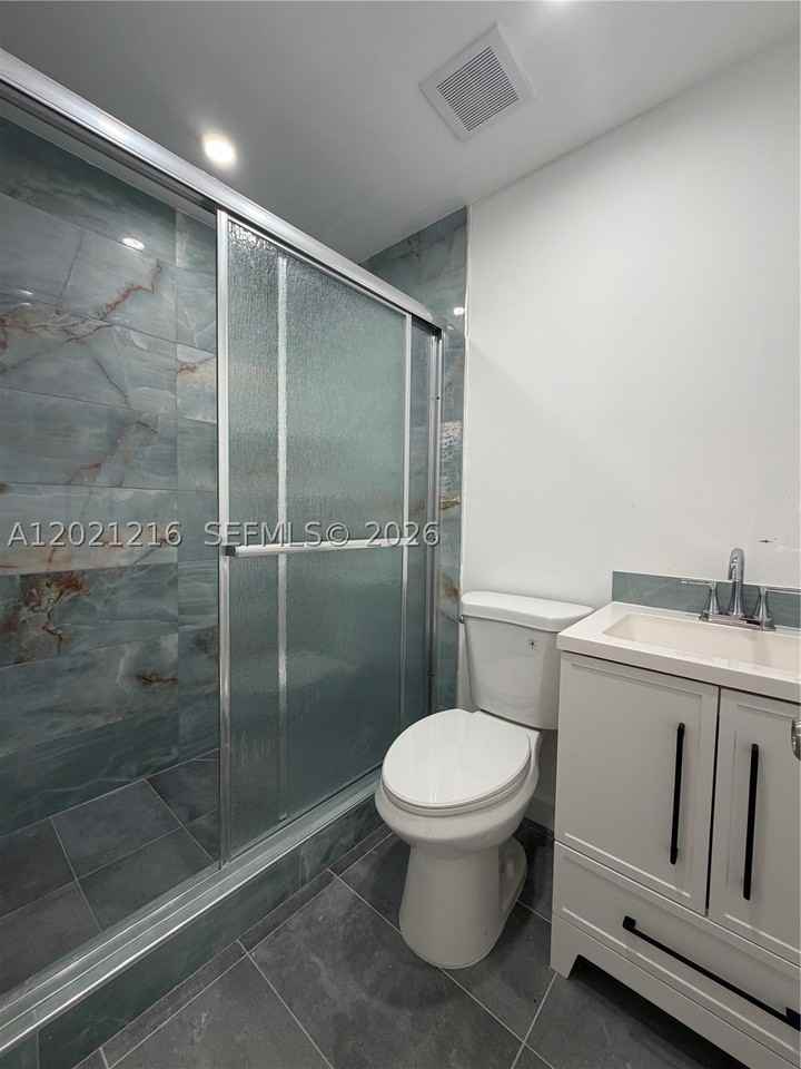 104 Ocean Shores Dr - Photo 5 of 8
