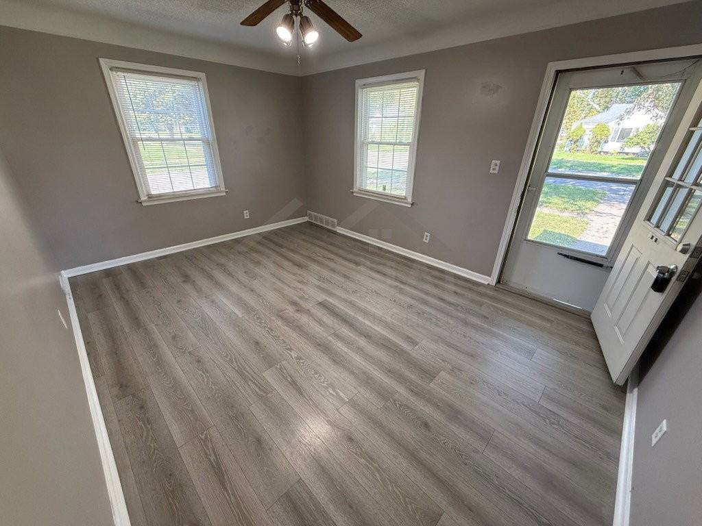 24449 Annapolis St - Photo 5 of 8