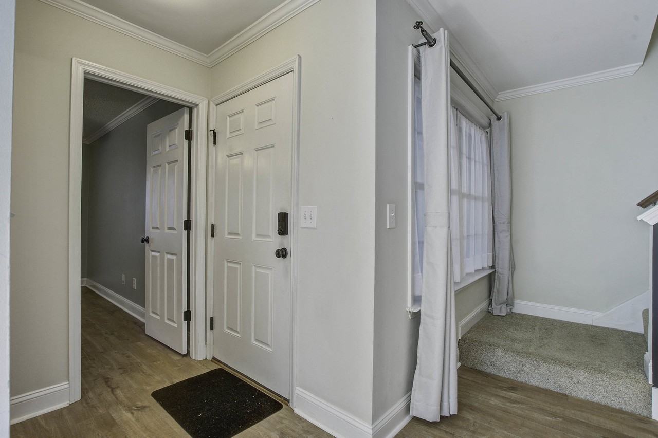 1371 Cassidy Ct #B - Photo 3 of 8
