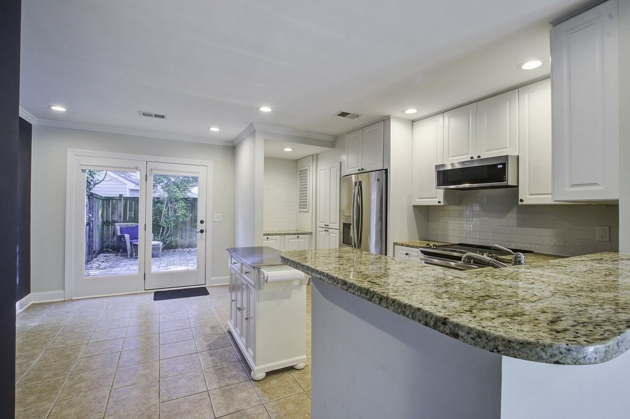 1371 Cassidy Ct #B - Photo 6 of 8