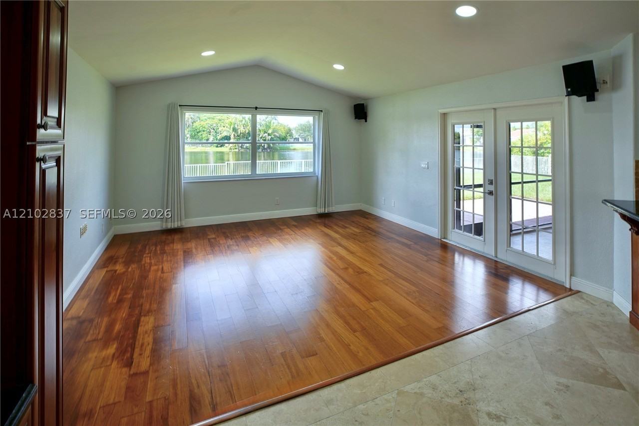 18281 Sw 22nd St - Photo 4 of 46