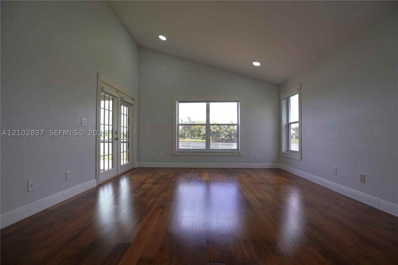 18281 Sw 22nd St - Photo 6 of 46