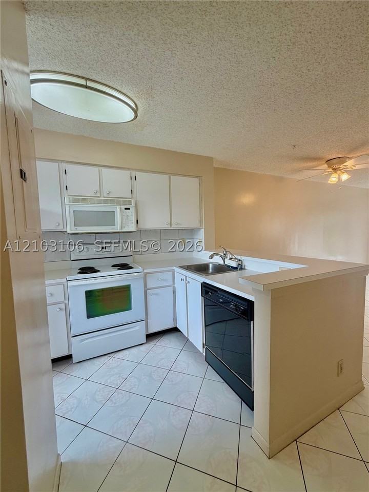 2230 N Cypress Bend Dr #308 - Photo 3 of 39