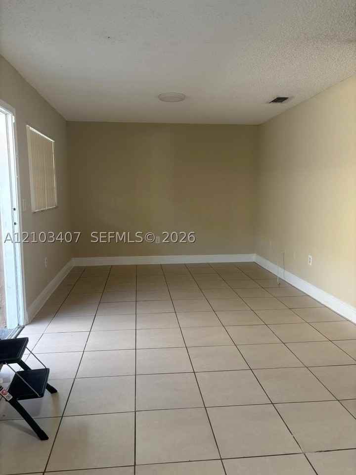 5658 W 25th Ct #5658 - Photo 4 of 7