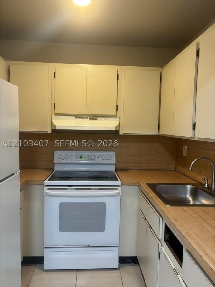 5658 W 25th Ct #5658 - Photo 6 of 7