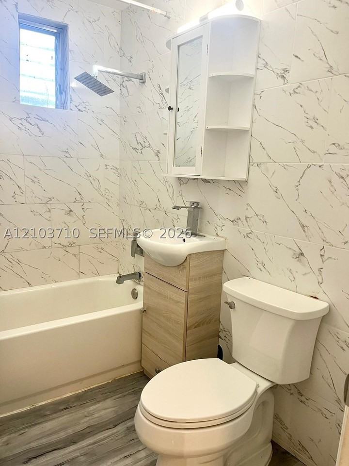 1648 Ne 172nd St #2 - Photo 4 of 4