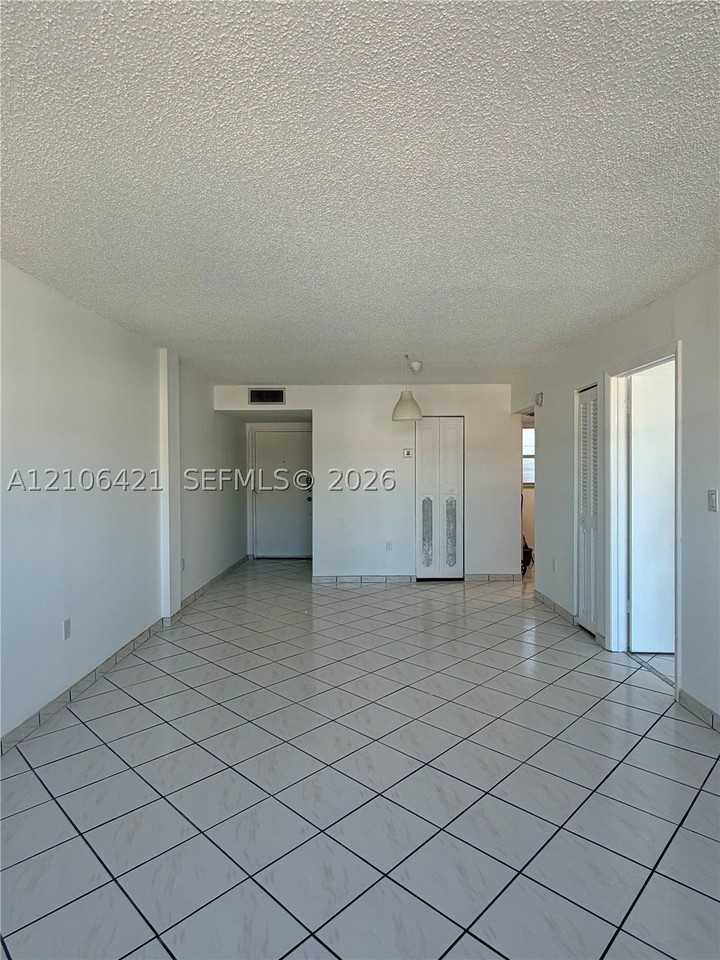 7440 Harding Ave #303 - Photo 4 of 31