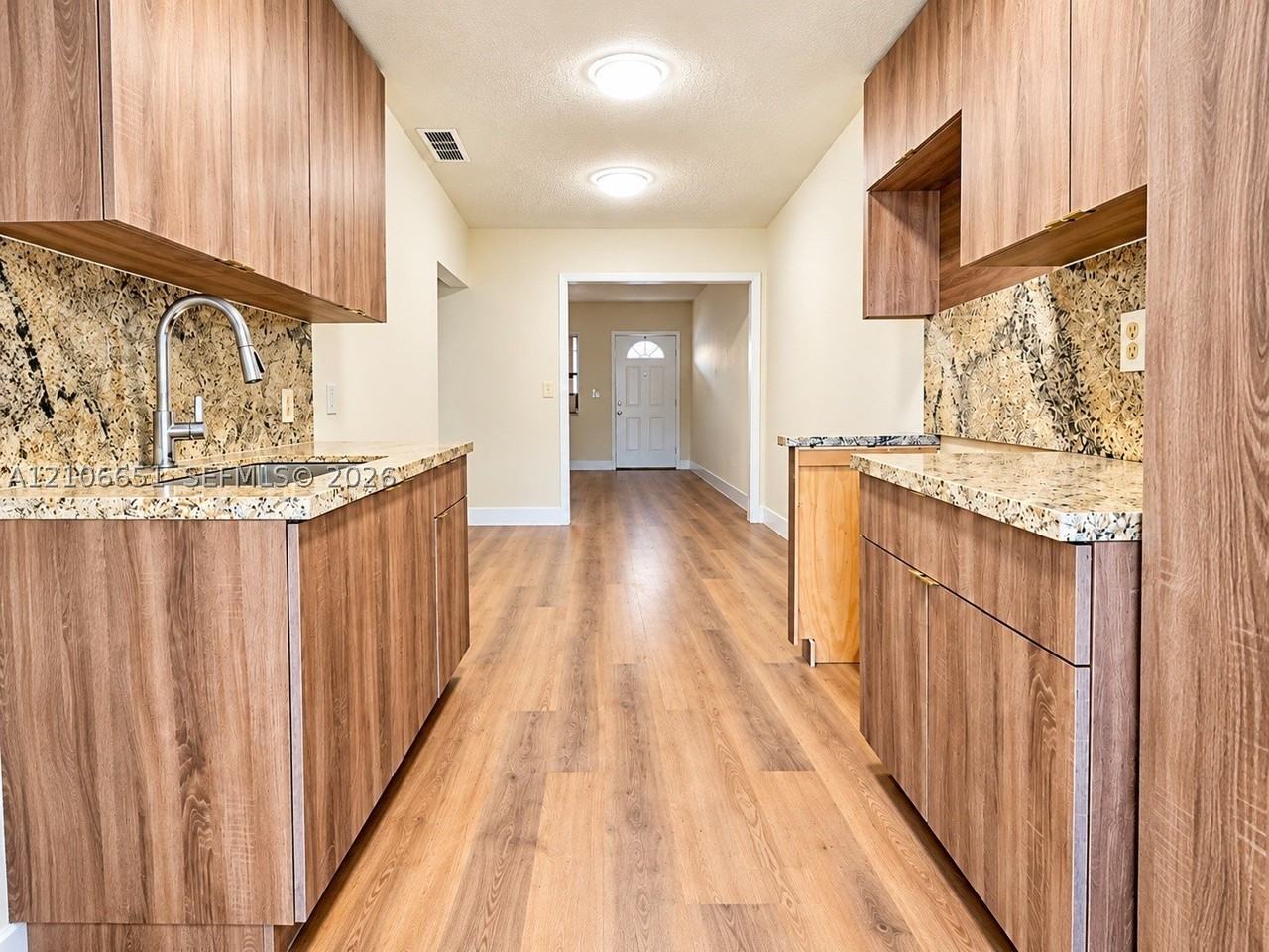 462 Nw 25th Ct #462 - Photo 2 of 5