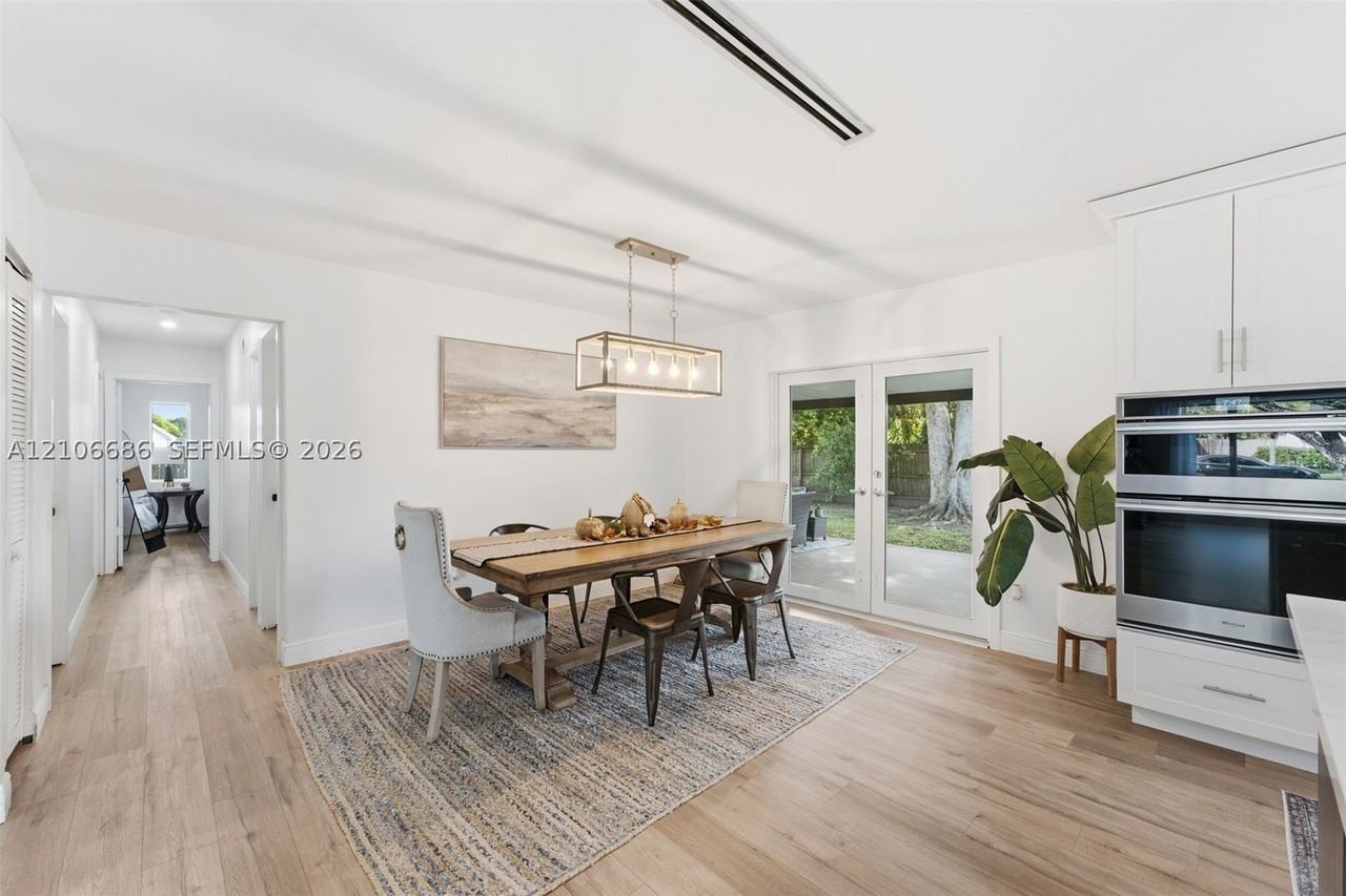 10512 Sw 124th Pl - Photo 4 of 19