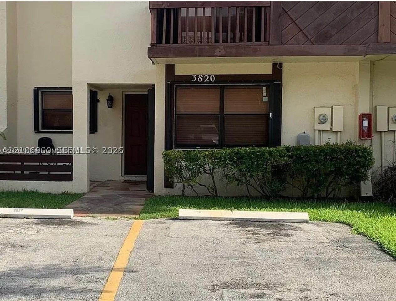 3820 Sw 52nd Ave - Photo 2 of 8