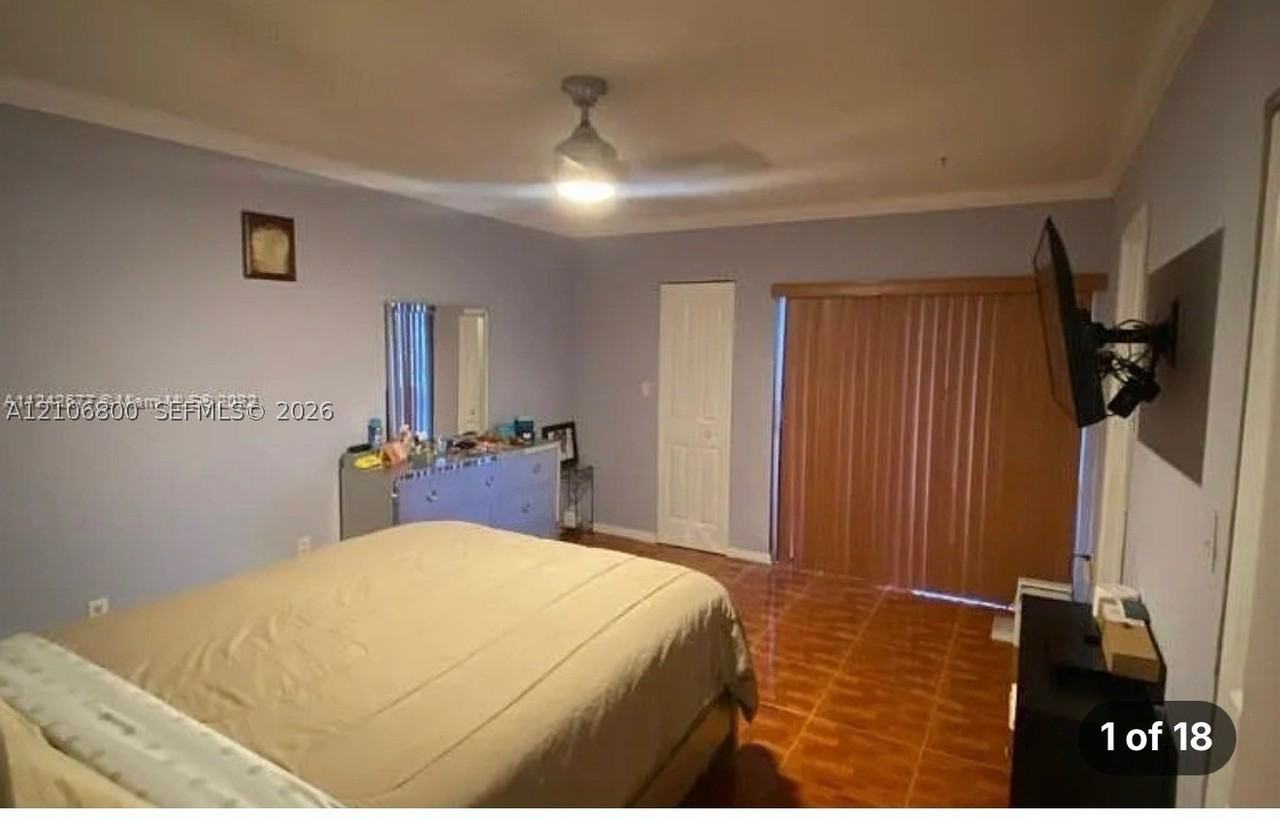 3820 Sw 52nd Ave - Photo 4 of 8