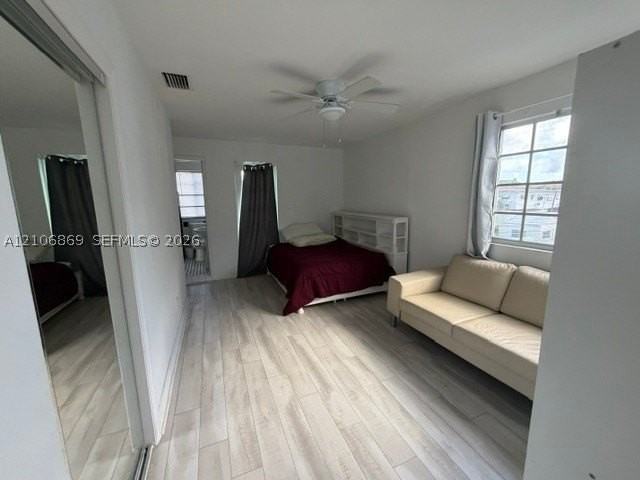 1735 Jefferson St #B - Photo 3 of 12
