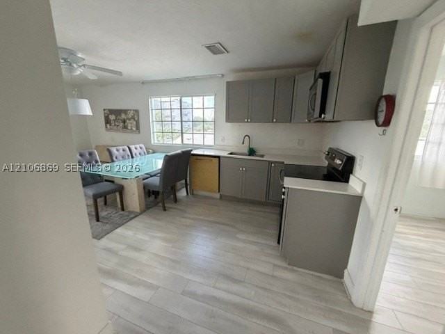 1735 Jefferson St #B - Photo 4 of 12